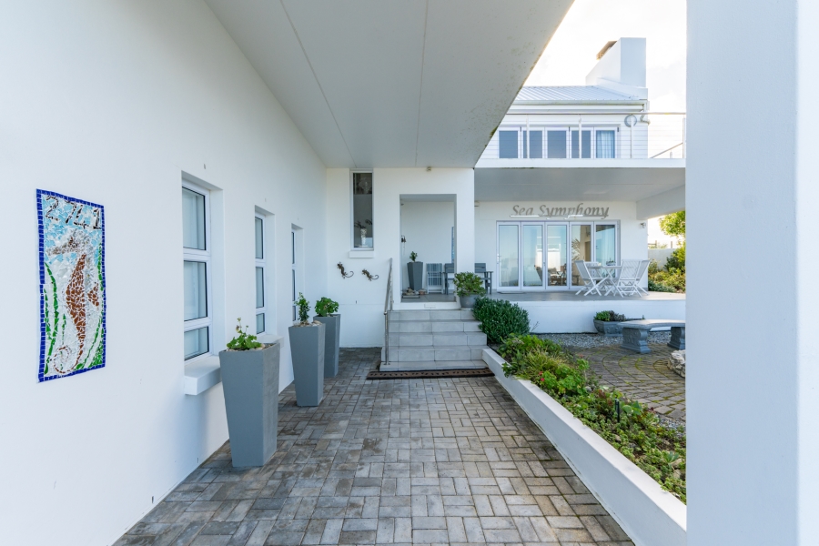 4 Bedroom Property for Sale in Oceanview Heights Western Cape